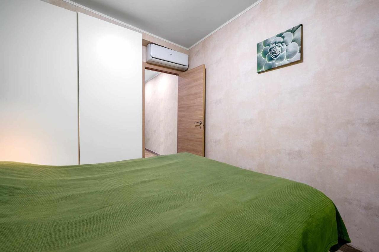 Apartments Lilia 雷乌斯 客房 照片